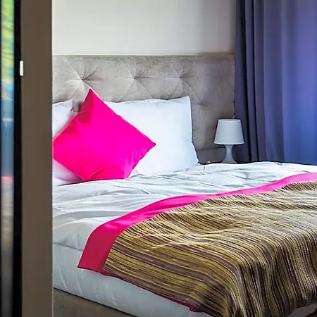 City Rooms Szczecin Bed and Breakfast 3*