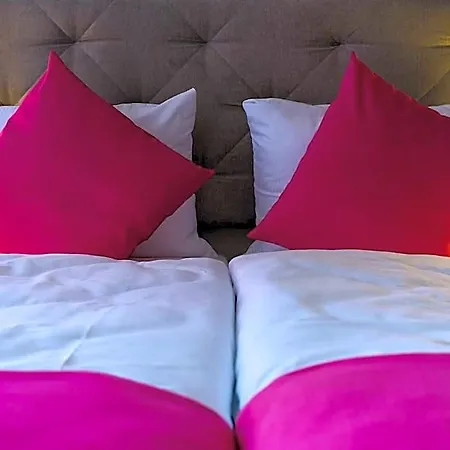 City Rooms Szczecin Bed and Breakfast 3*