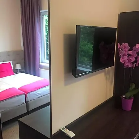 City Rooms Szczecin Bed and Breakfast 3*
